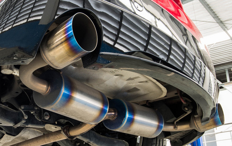 3d 插图排气消声器汽车消声器一套.