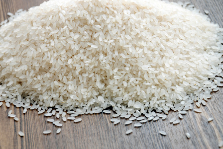 白香喷喷的米饭，桌上