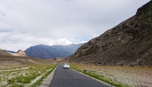 巴基斯坦吉尔吉特伯尔蒂斯坦喀喇昆仑山国家公园路