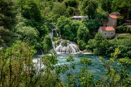 克罗地亚希贝尼克克罗地亚国家公园克尔卡国家公园的瀑布 Skradinski 北鸟瞰图