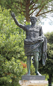 皇帝凯撒奥古斯都青铜雕像