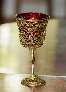 婚礼仪式的金色圣杯