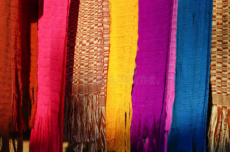 卡伦手工制作的彩色织物
