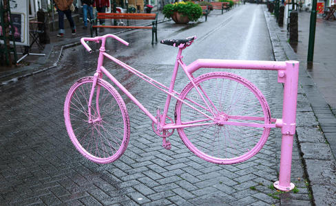 粉色自行车图片