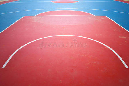 篮球场。