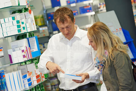 药店药剂师照片