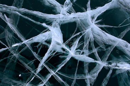 薄薄的冰面图片