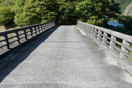 混凝土桥照片