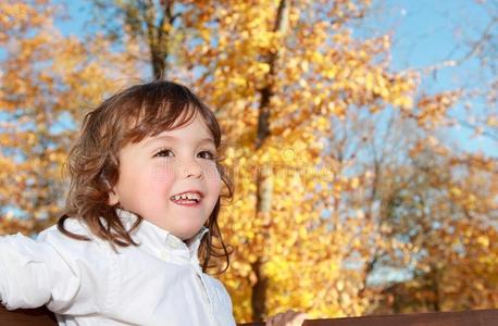 秋季儿童户外活动图片