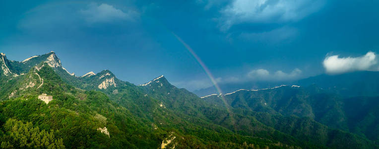 长城与彩虹, 中国