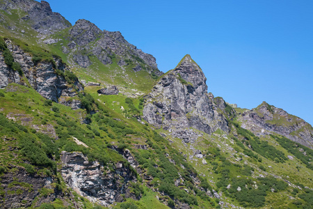 在瑞士的阿尔卑斯山徒步旅行