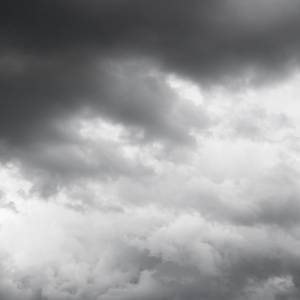 灰蒙蒙的天空图片