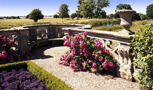 英国富丽堂皇的花园图片