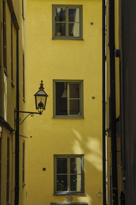 斯德哥尔摩瑞典 2006年5月6日一条小巷里五颜六色的建筑