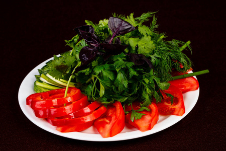蔬菜和草药板块混合小吃图片
