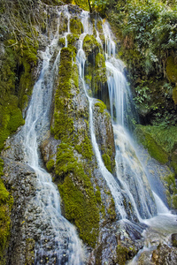 洁净水域的 Krushuna 瀑布，巴尔干山脉