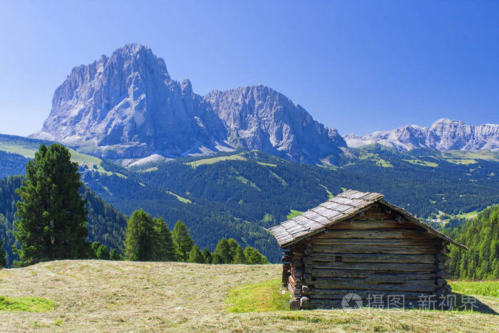 小屋在山风景