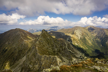 从 Placlivy Rohac 看西方 Tatras 的美景