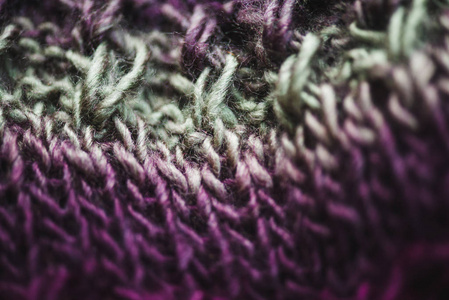 紫绿色羊毛围巾针织纹理特写镜头宏