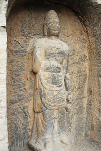 河南洛阳的龙门石窟佛雕像石刻