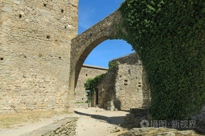 罗蒂斯 Creus 自然公园的罗马式修道院。这是一个前本笃会修道院在个的 Alt Emporda, 在东北部的加泰罗尼亚, 西班