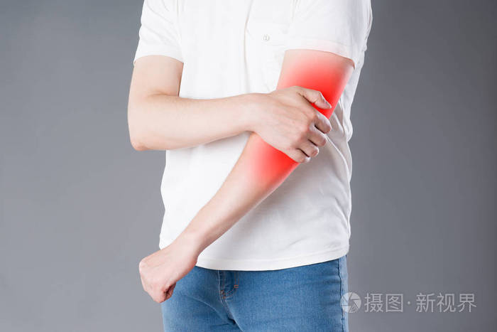 膝盖摔跤图_摔伤膝盖各个部位疼痛图解_膝盖摔到的图片