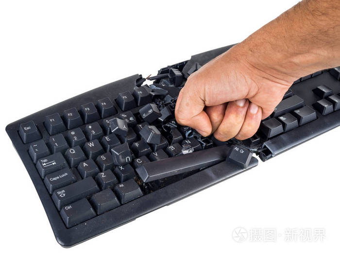 愤怒的用户被击碎的键盘