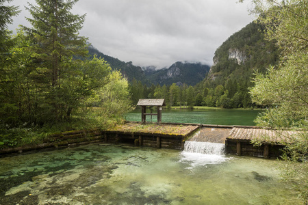 Schiederweiher, 美丽的湖在奥地利在 Hinterstoder 附近