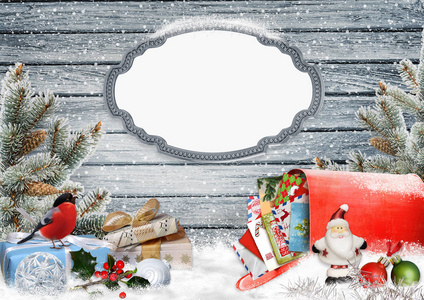 圣诞贺卡与框架，礼品，具有字母 松枝和圣诞装饰品的邮箱