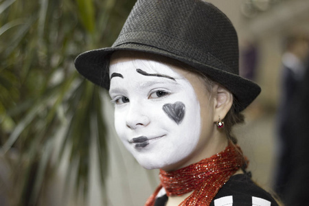 女孩 mime 演员肖像