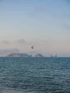 玛代人群岛，在地中海沿岸，从布拉瓦海岸，西班牙埃斯塔蒂特看到一个视图