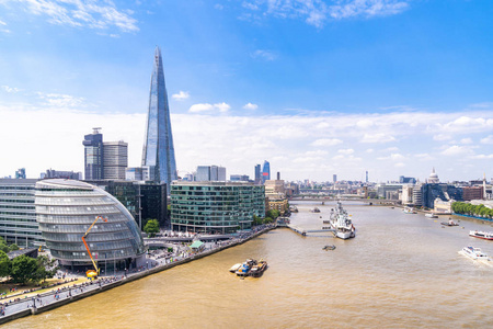 伦敦市中心城市景观天际线大厦与泰晤士河在伦敦英国
