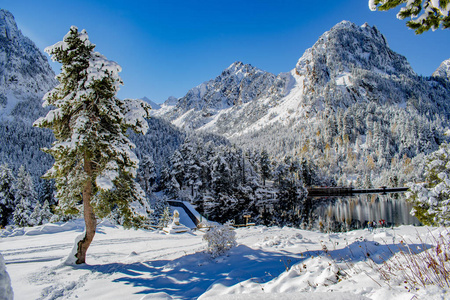 雪季节山与雪, 冬天风景