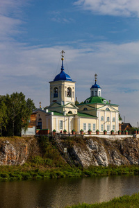 斯维尔德洛夫斯克地区 sloboda 村 chusovaya 河畔的圣乔治教堂