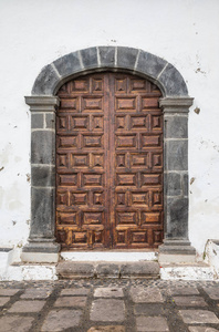 埃尔米塔圣特尔莫教堂的侧门