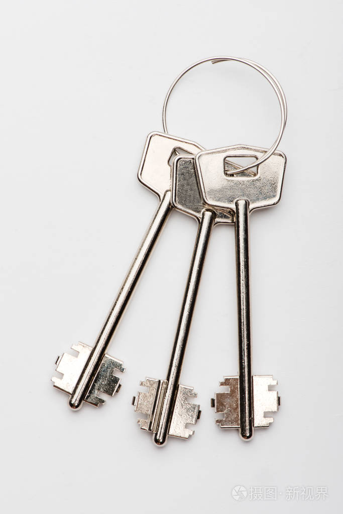白色背景上的门钥匙