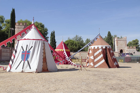 中世纪的军营照片