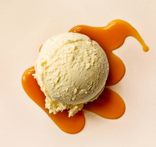 香草冰淇淋球照片