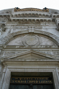 威尼斯, 圣露西亚教堂, 门面的细节