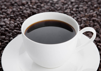 杯黑咖啡早餐豆