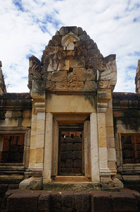 11世纪古高棉圣殿画廊的窗户