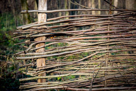 抽象木制的木制的栅栏在秋天的花园