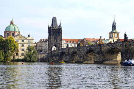 著名的查理大桥和塔，布拉格，捷克共和国