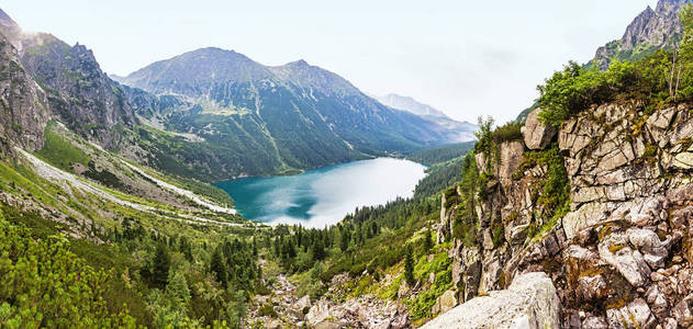 Morskie Oko 湖，高塔特拉山区，波兰的全景视图