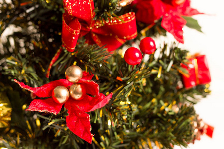 圣诞节背景与装饰树和新年卡片