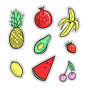 矢量手绘时尚补丁集 西瓜, 冰淇淋, 石榴, 菠萝, 香蕉, 鳄梨, 樱桃, 草莓。流行艺术贴纸, 补丁在80年代至90年代卡