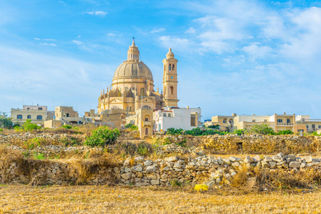 在 xewkija, gozo, malt 的圆形大厅圣约翰浸信会的看法