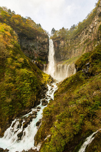 在日本日光国家公园, 2月份日本最高的瀑布之一凯贡瀑布