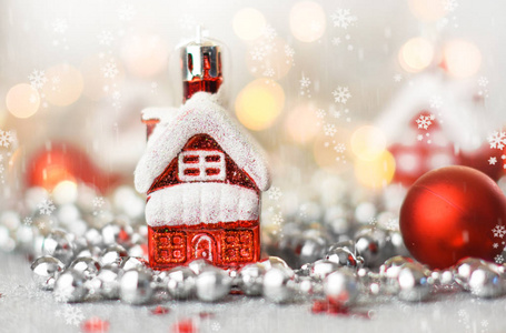圣诞节背景。小小的房子装饰品