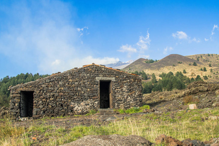 西西里岛埃特纳火山的避难所山小屋